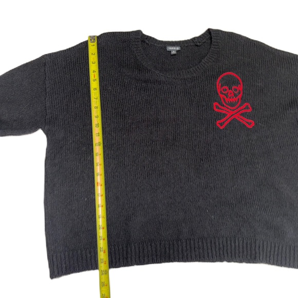 Torrid Black Sweater with Skulls, Hearts and Stars Size 3 - Picture 5 of 10